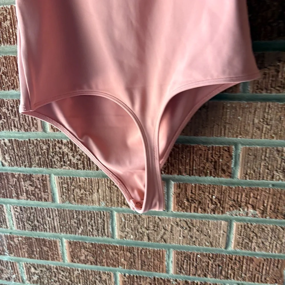 Express Body Contour Peach Bodycon Bodysuit Size Medium - Picture 7 of 7
